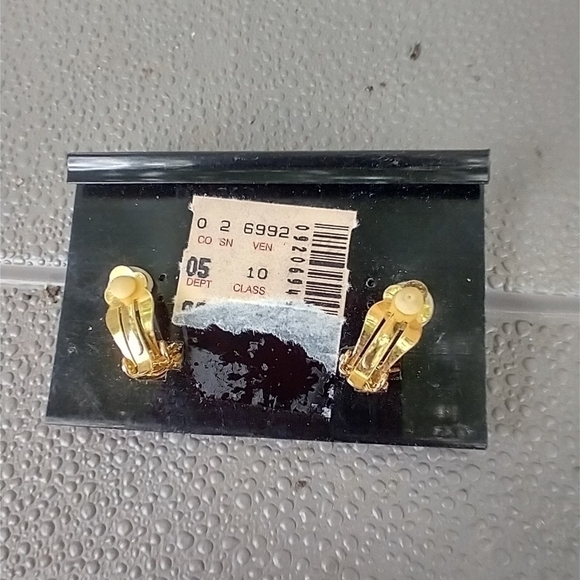 Women's faux pearl clip earrings. 1 inch long. - Picture 2 of 2